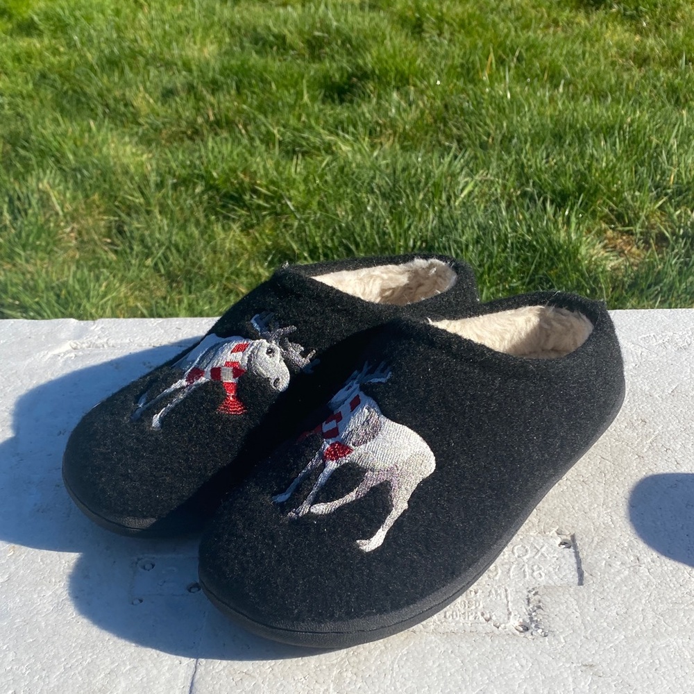 Coldwater Creek Christmas Moose Women’s Black White Slippers Size 8M